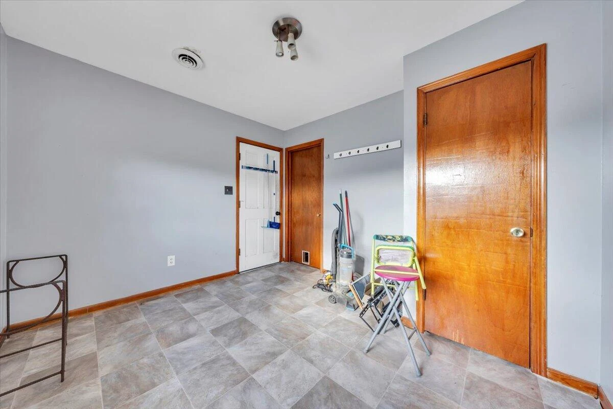 169 TAMPA DR - Photo 23