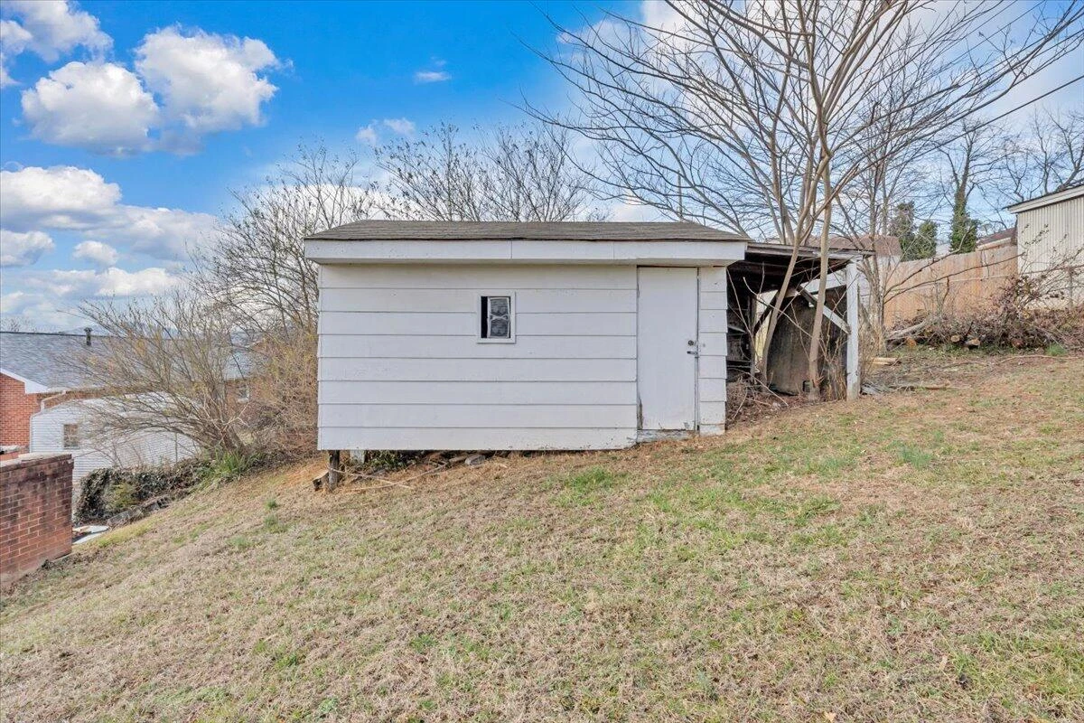 169 TAMPA DR - Photo 28