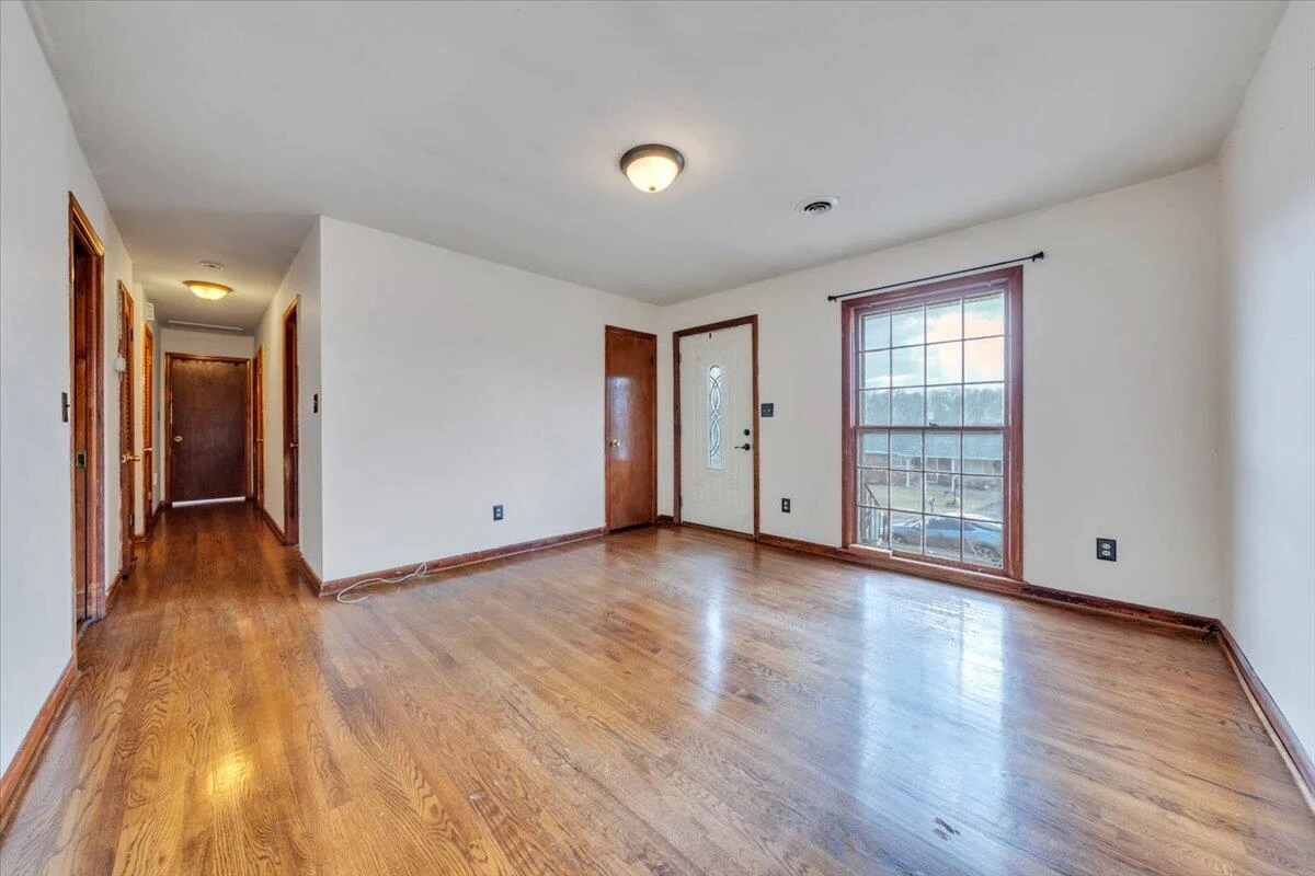 169 TAMPA DR - Photo 3