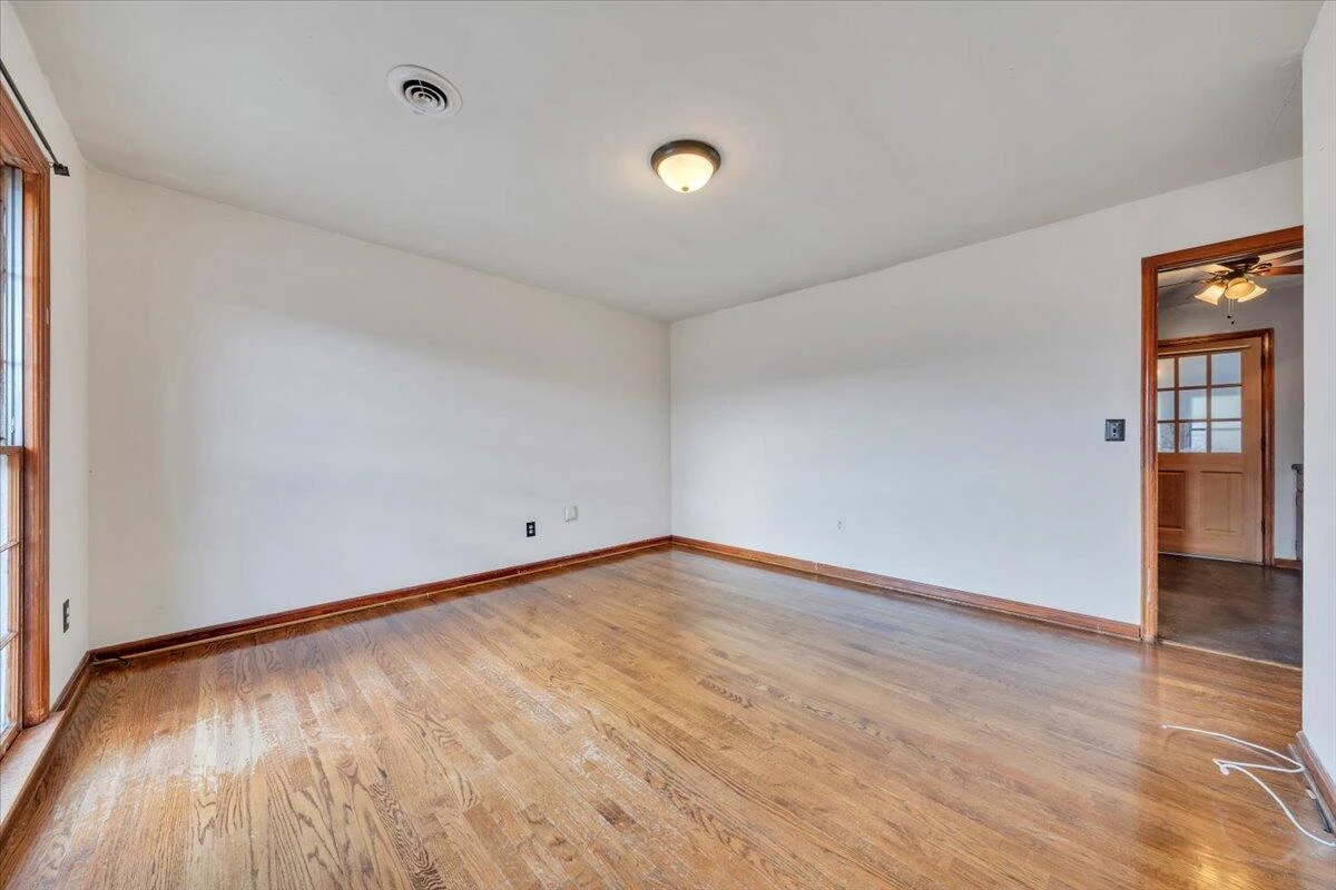 169 TAMPA DR - Photo 5