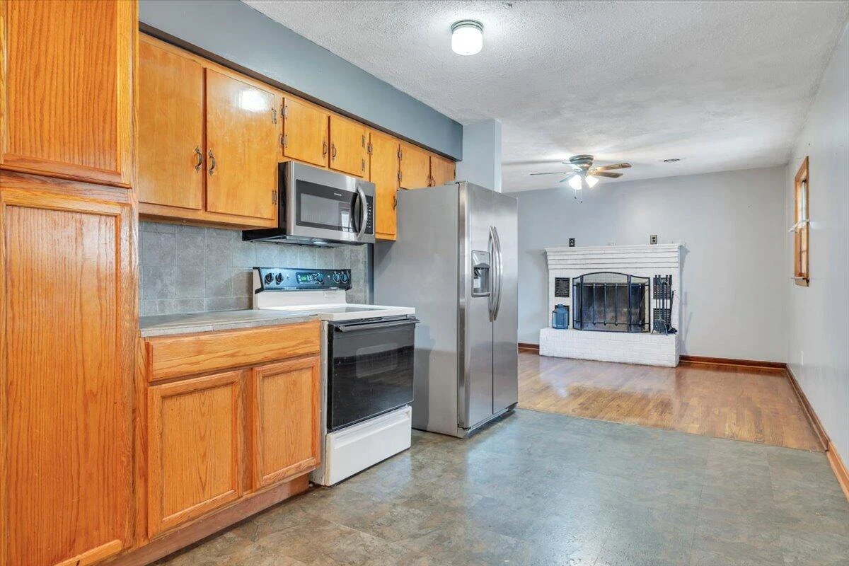 169 TAMPA DR - Photo 8