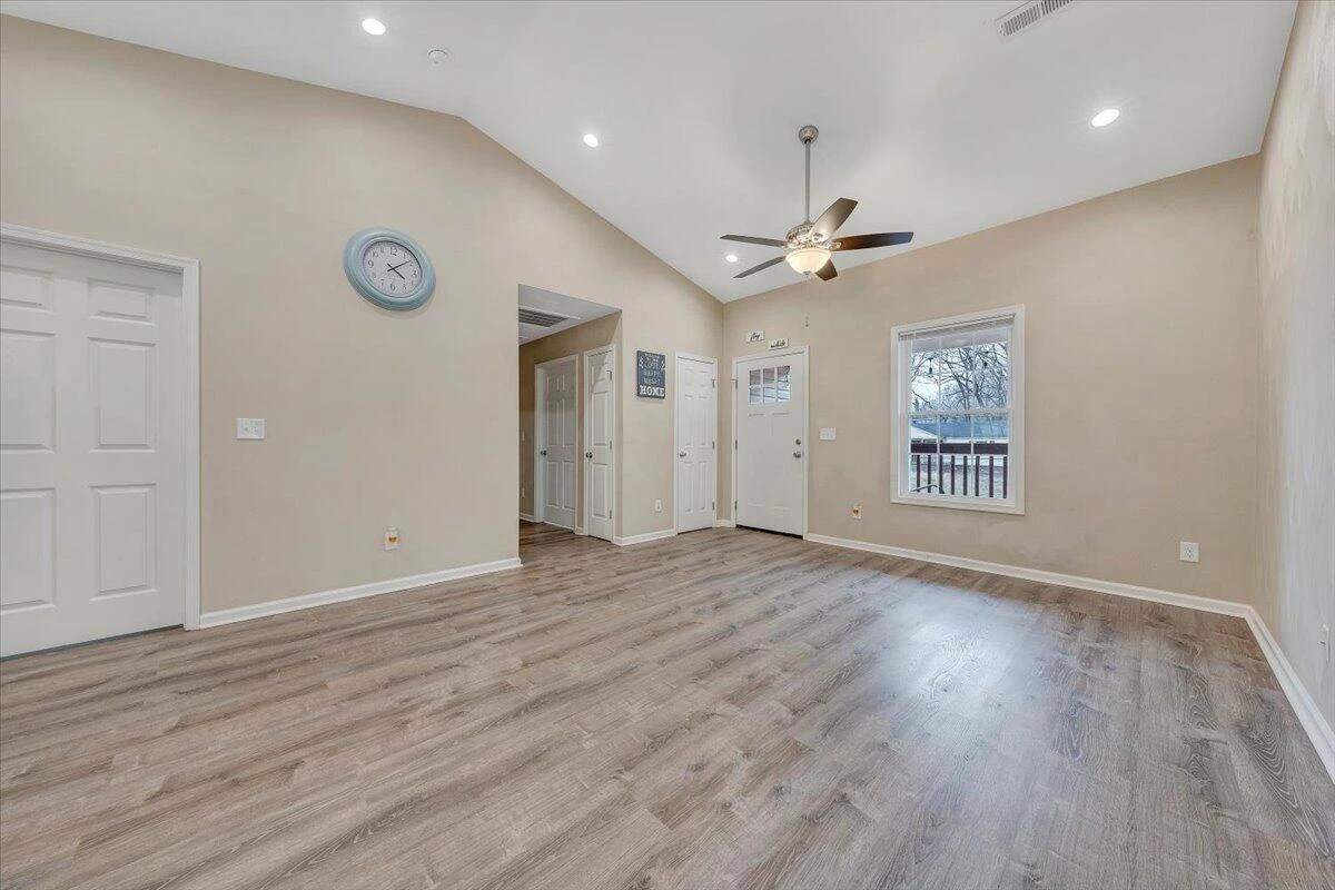 1427 Varnell AVE - Photo 15