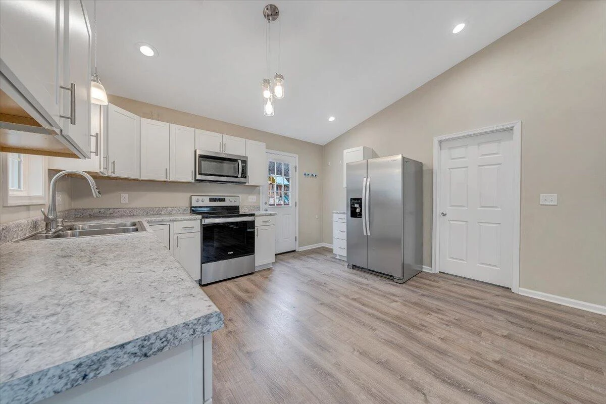 1427 Varnell AVE - Photo 9