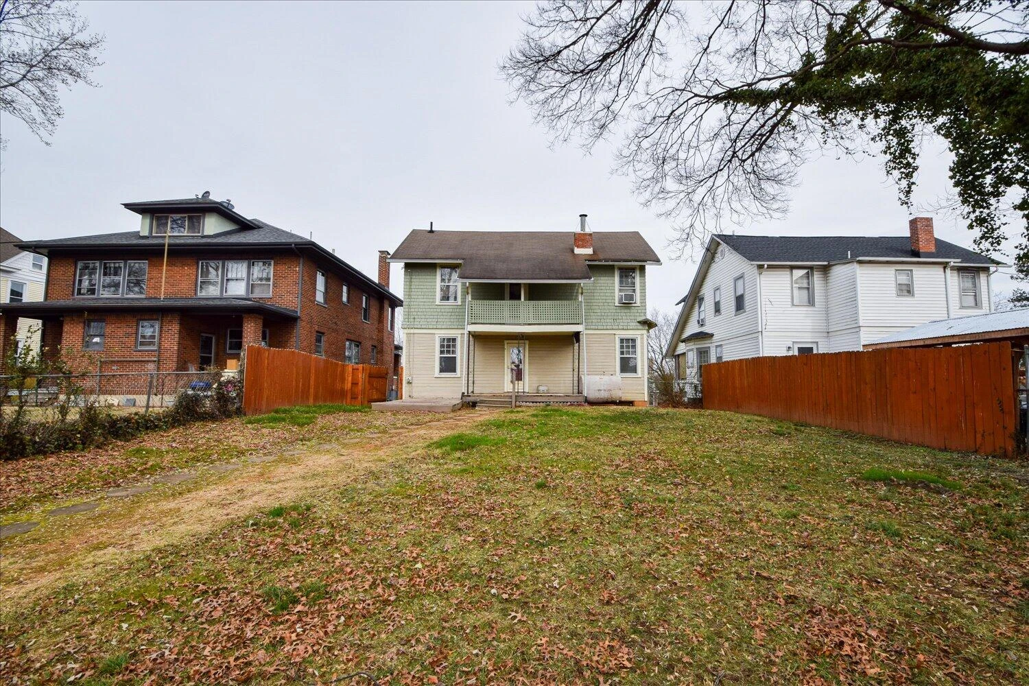 1906 Oxford AVE - Photo 2