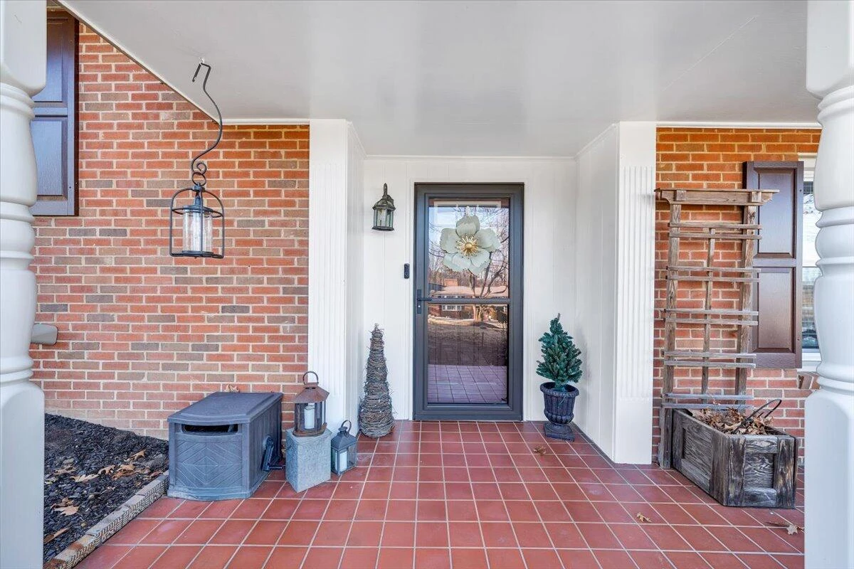 2831 Westclub DR - Photo 3