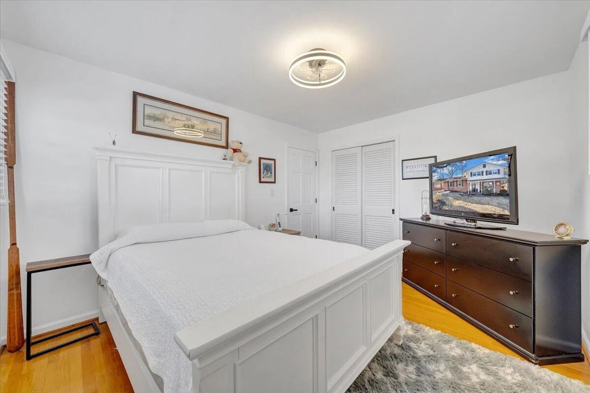 2831 Westclub DR - Photo 34