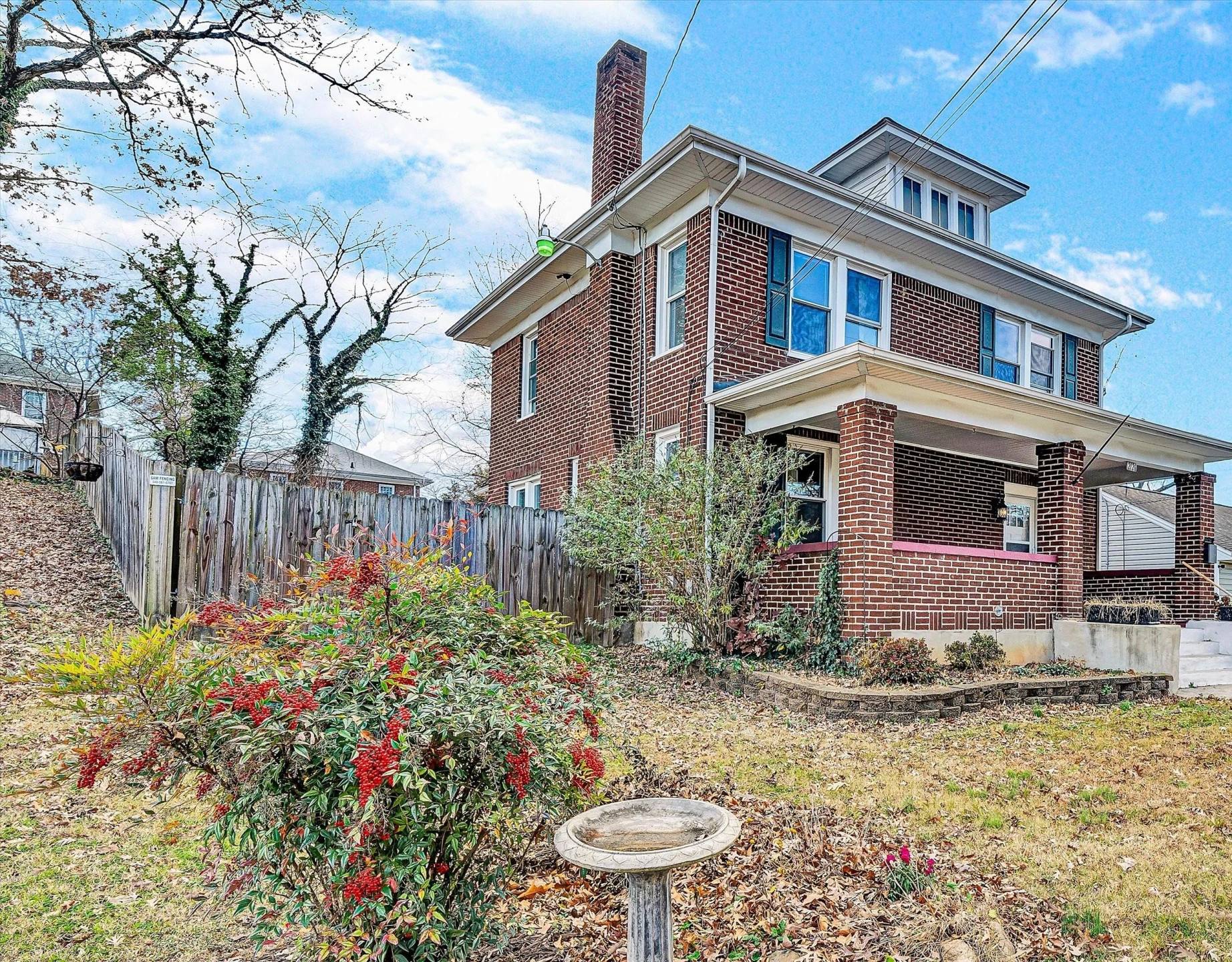 2126 Colgate ST - Photo 3