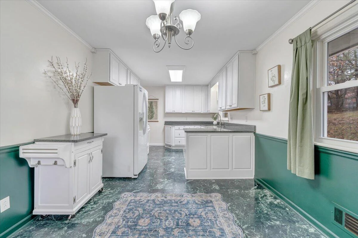 5033 Youngwood DR - Photo 17