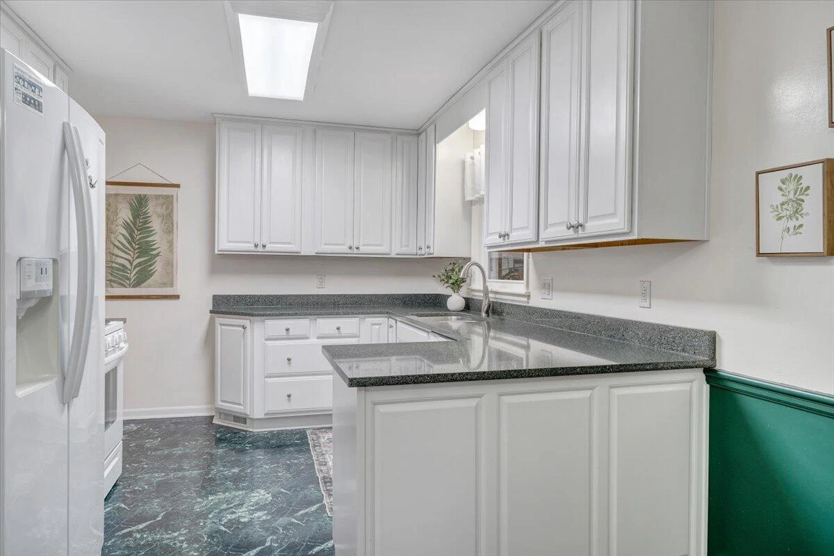 5033 Youngwood DR - Photo 18