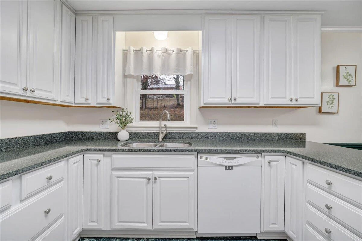 5033 Youngwood DR - Photo 20
