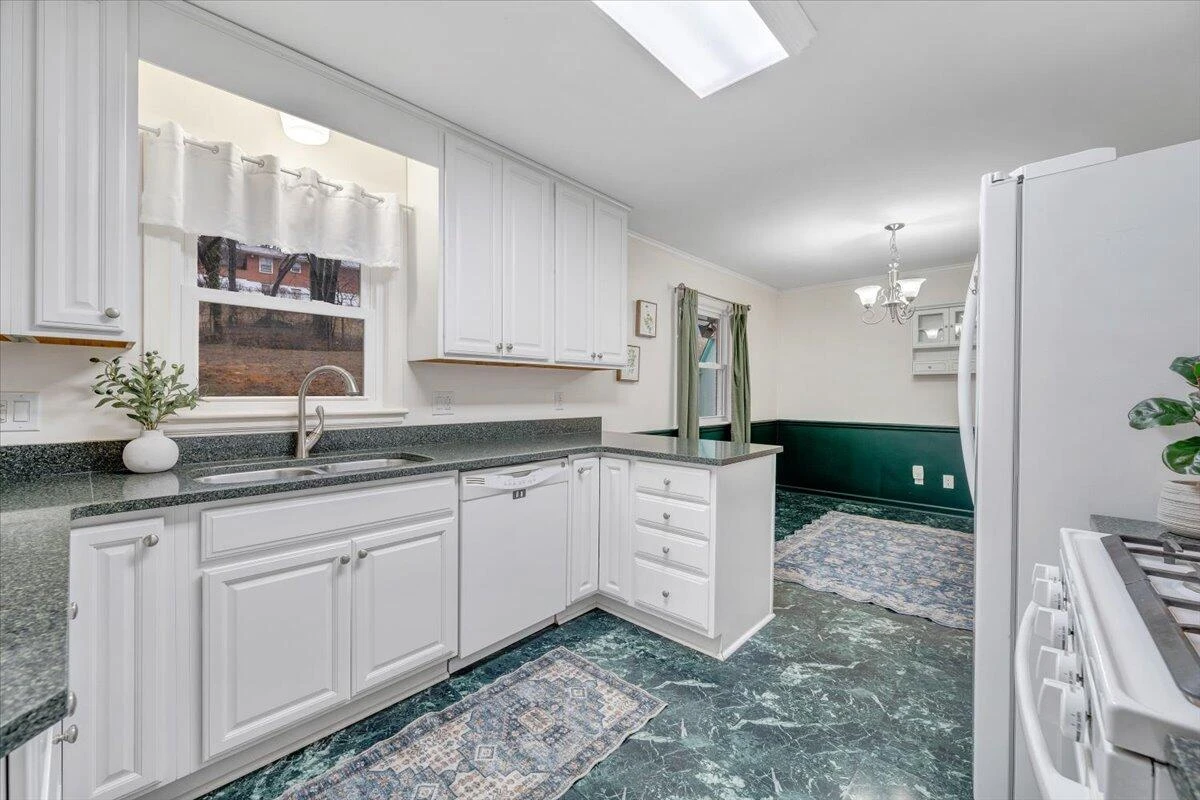 5033 Youngwood DR - Photo 22