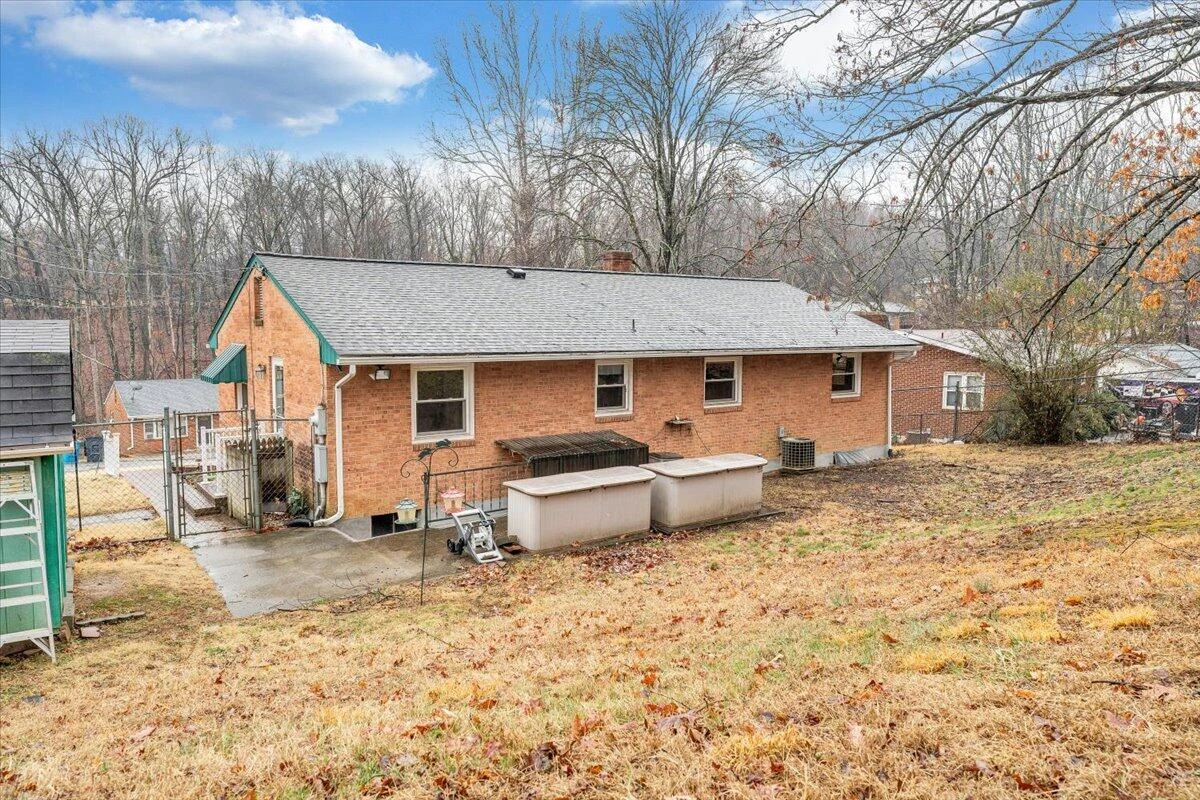 5033 Youngwood DR - Photo 40