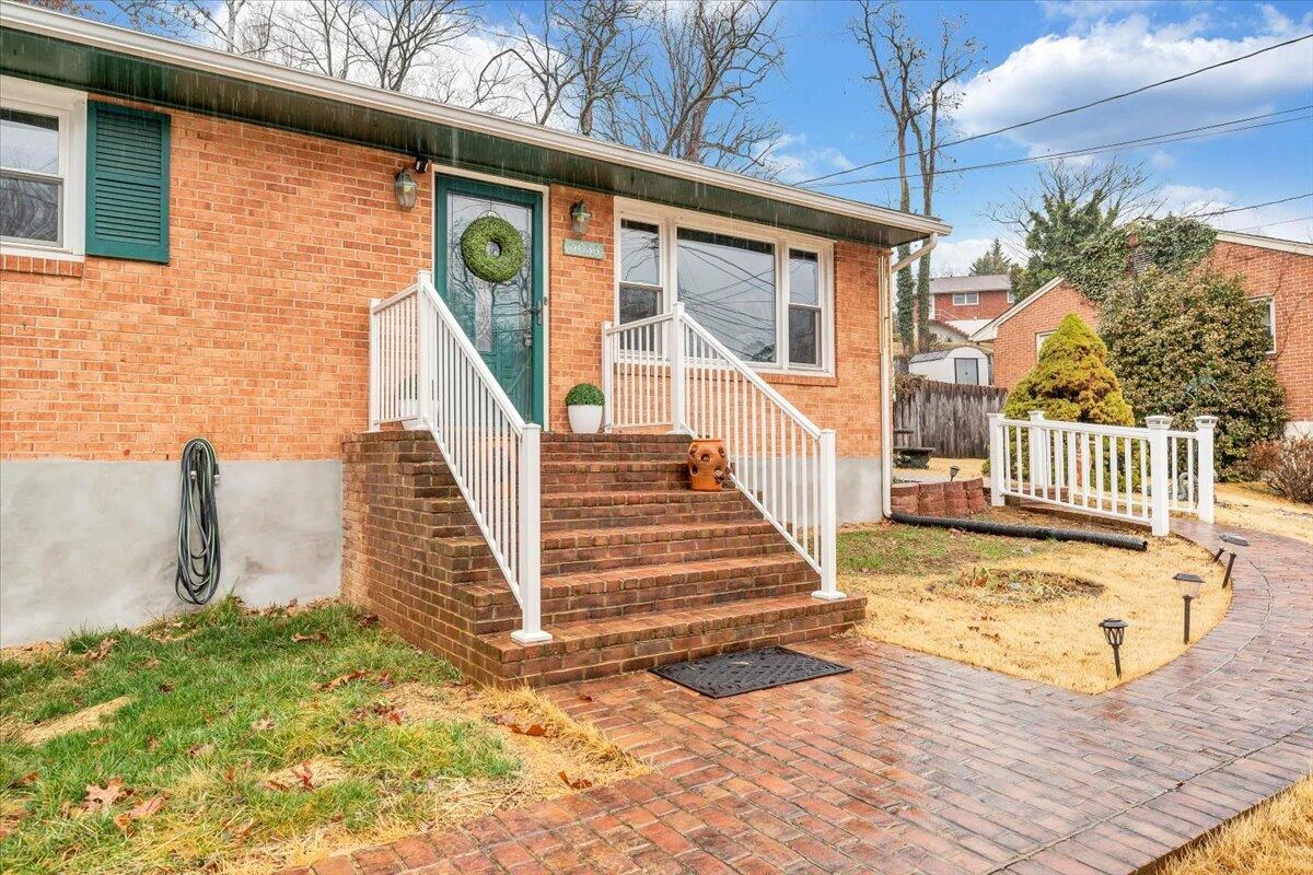 5033 Youngwood DR - Photo 8