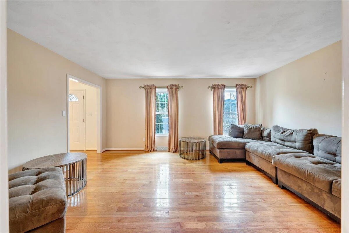 302 Ivy LN - Photo 15