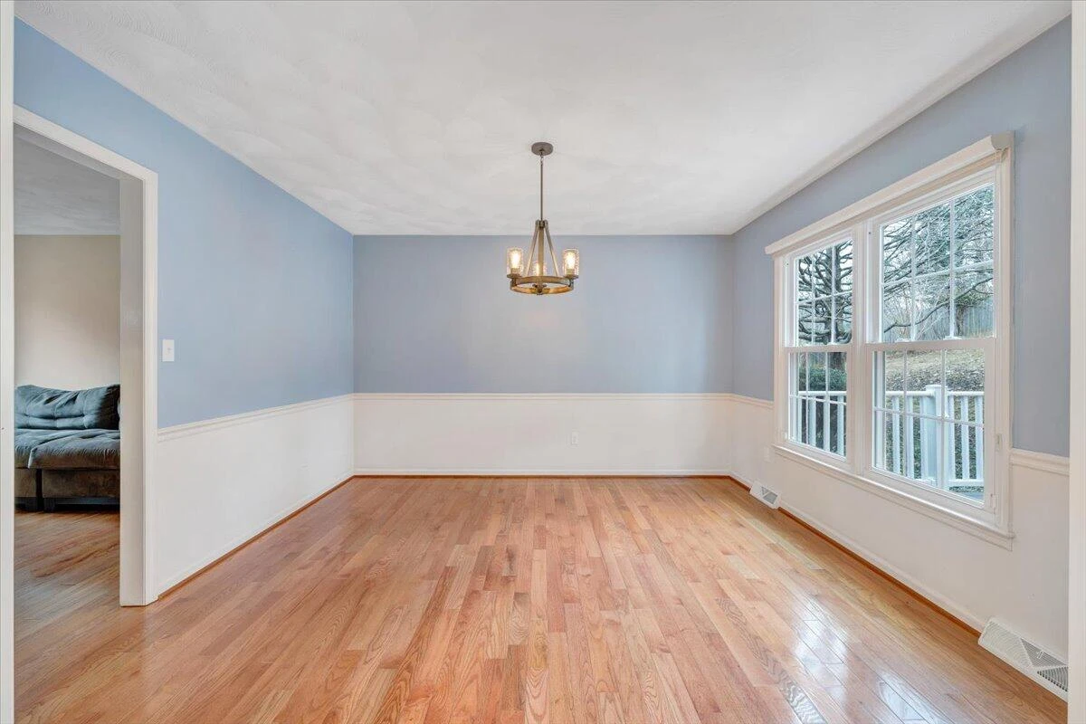 302 Ivy LN - Photo 18