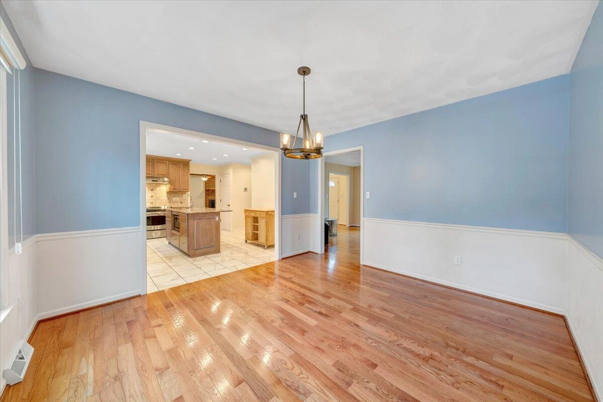 302 Ivy LN - Photo 21