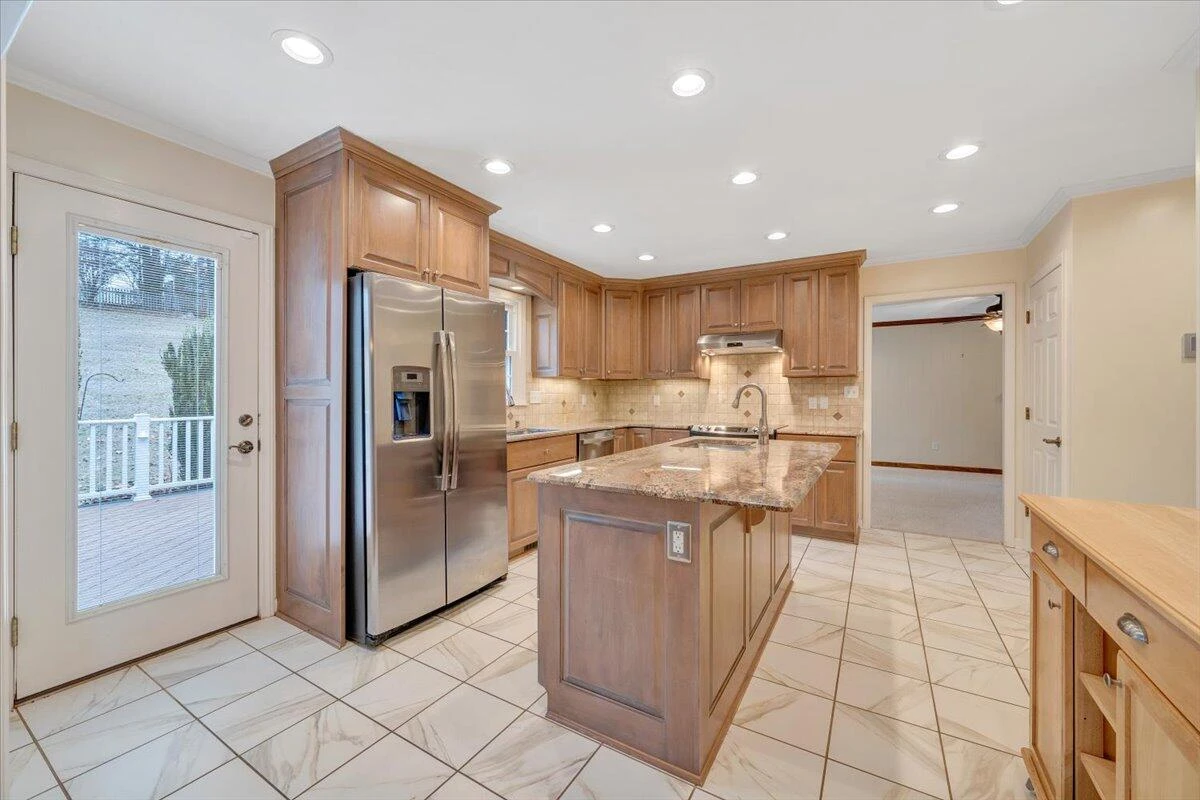 302 Ivy LN - Photo 24