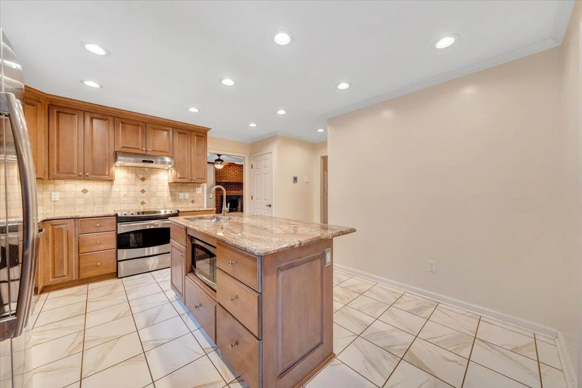 302 Ivy LN - Photo 25