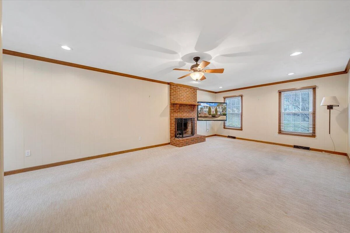 302 Ivy LN - Photo 31