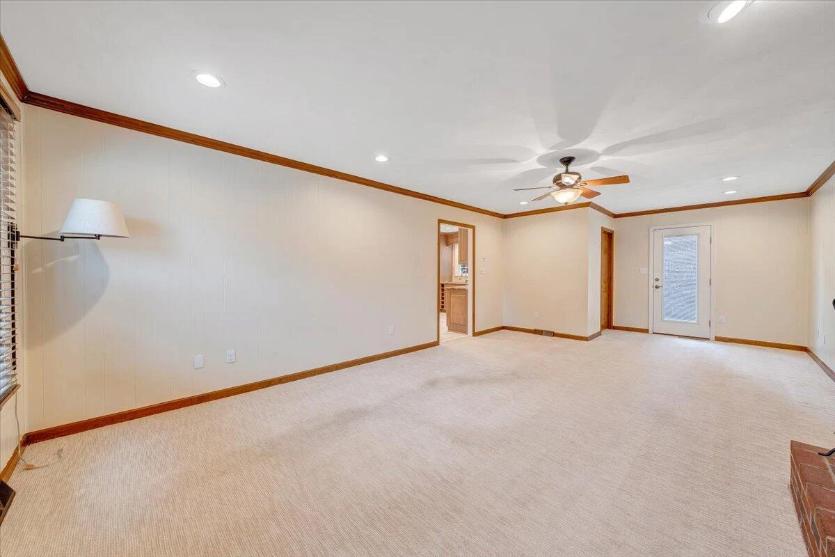 302 Ivy LN - Photo 34