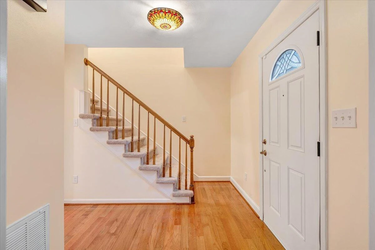 302 Ivy LN - Photo 10