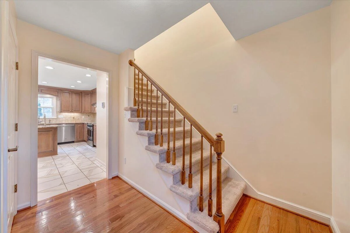 302 Ivy LN - Photo 11