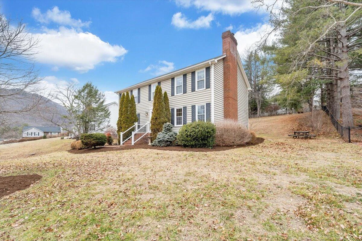 302 Ivy LN - Photo 90