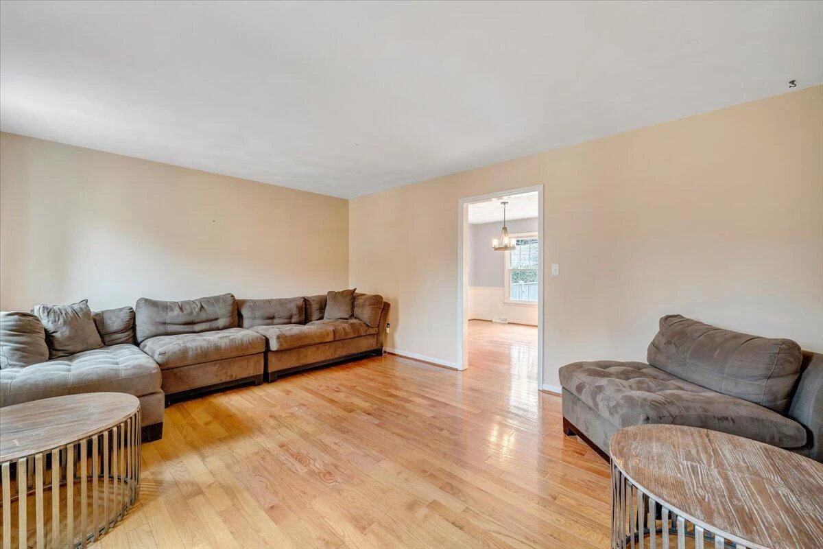 302 Ivy LN - Photo 13