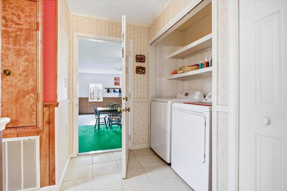 283 Orchard Lake DR - Photo 28