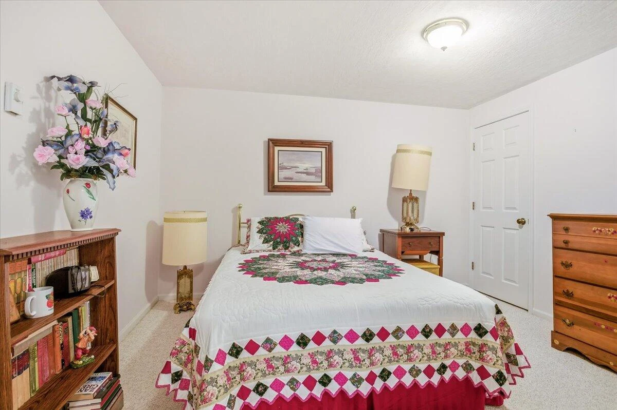 283 Orchard Lake DR - Photo 36