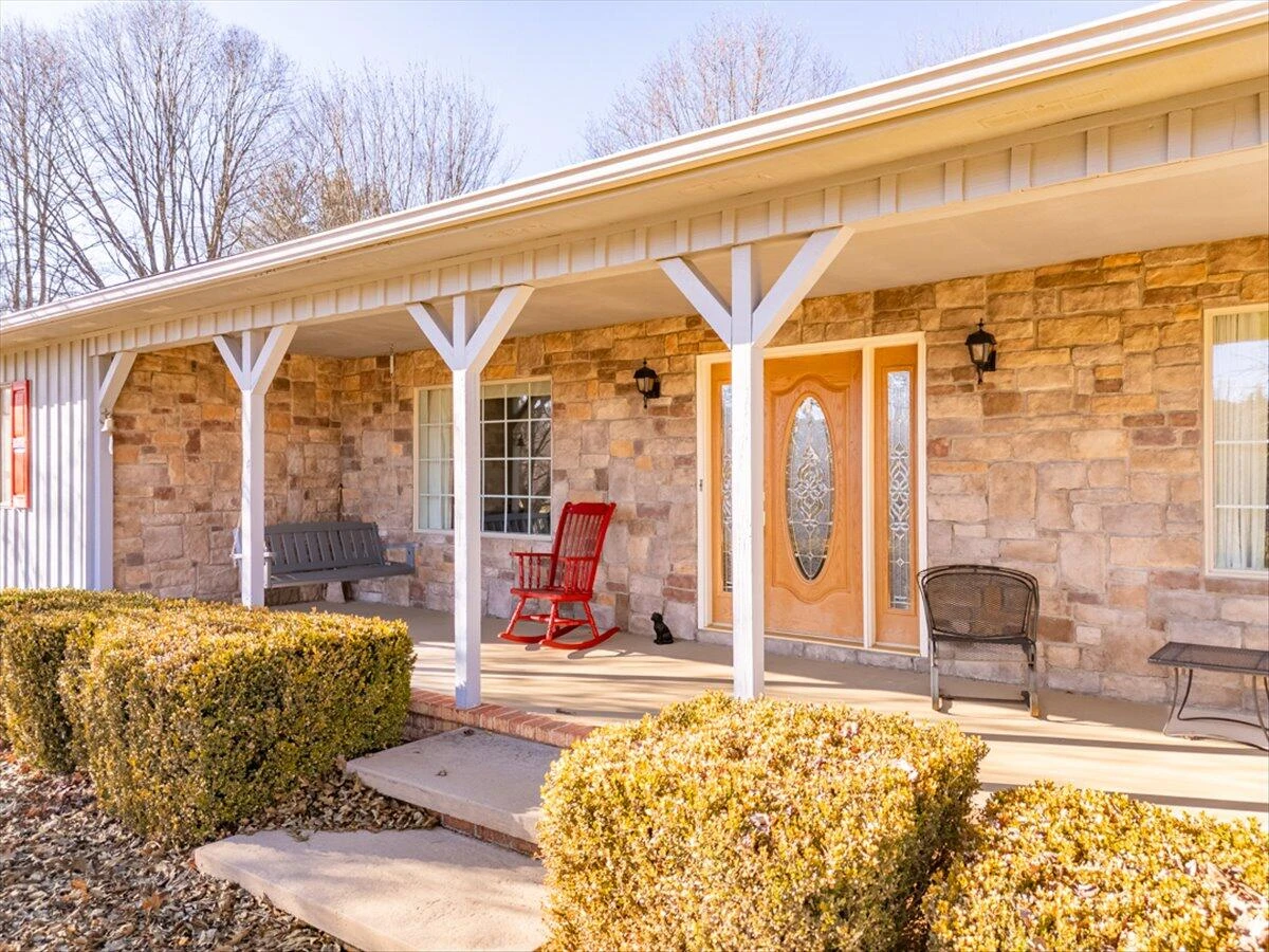 283 Orchard Lake DR - Photo 4