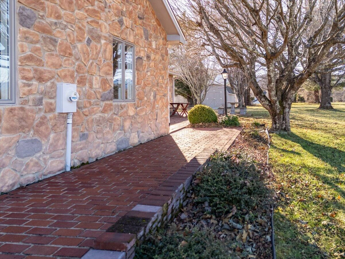 283 Orchard Lake DR - Photo 48