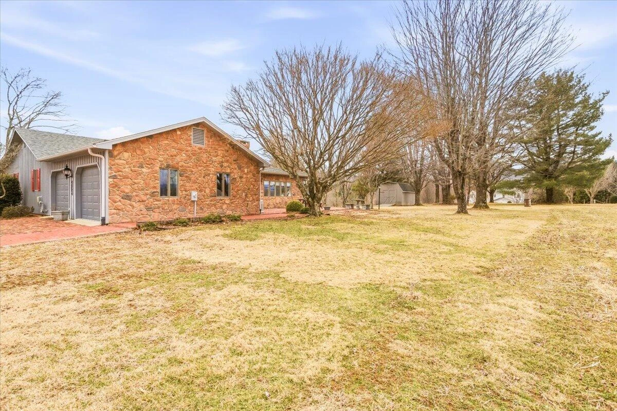 283 Orchard Lake DR - Photo 51