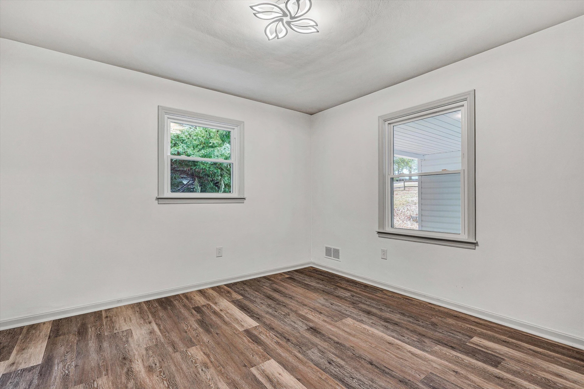 5401 Warwood DR - Photo 19