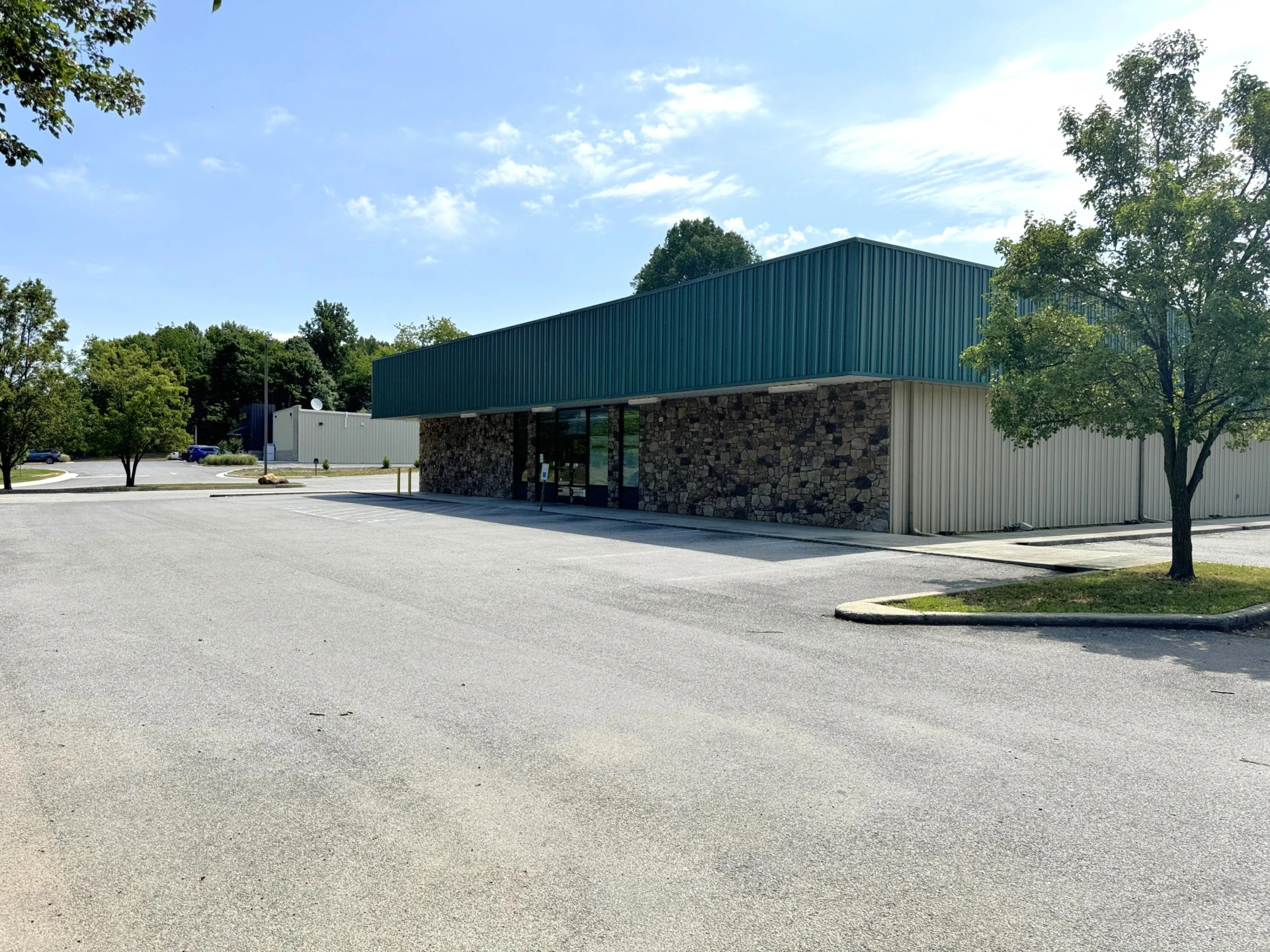 17720 Main ST