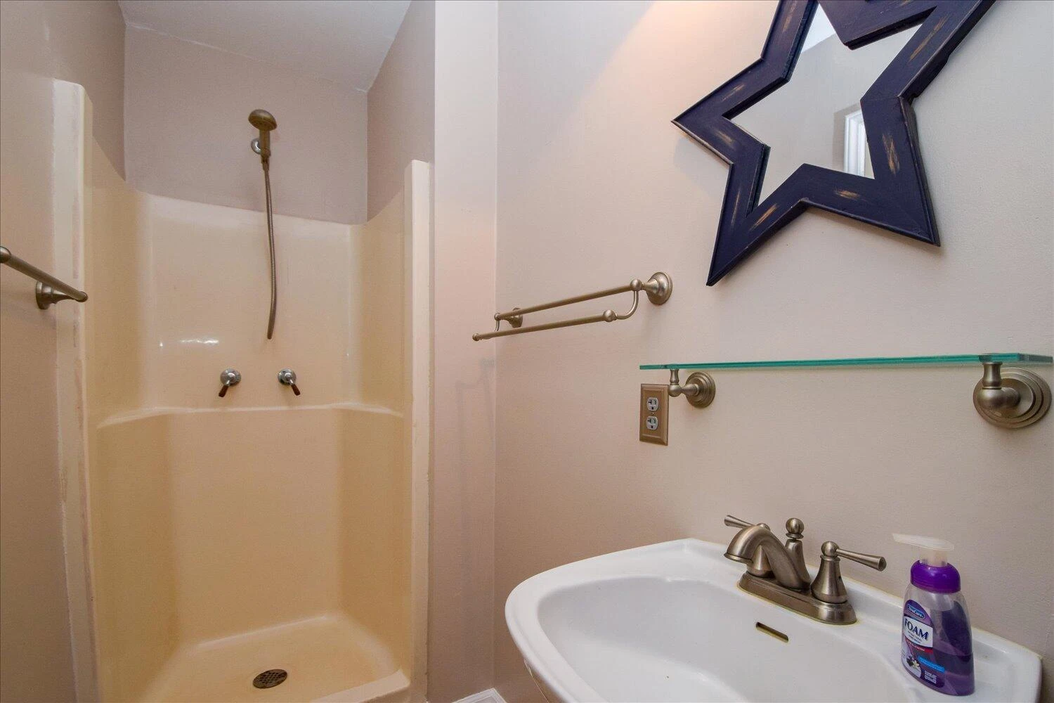 146 Hill DR - Photo 18