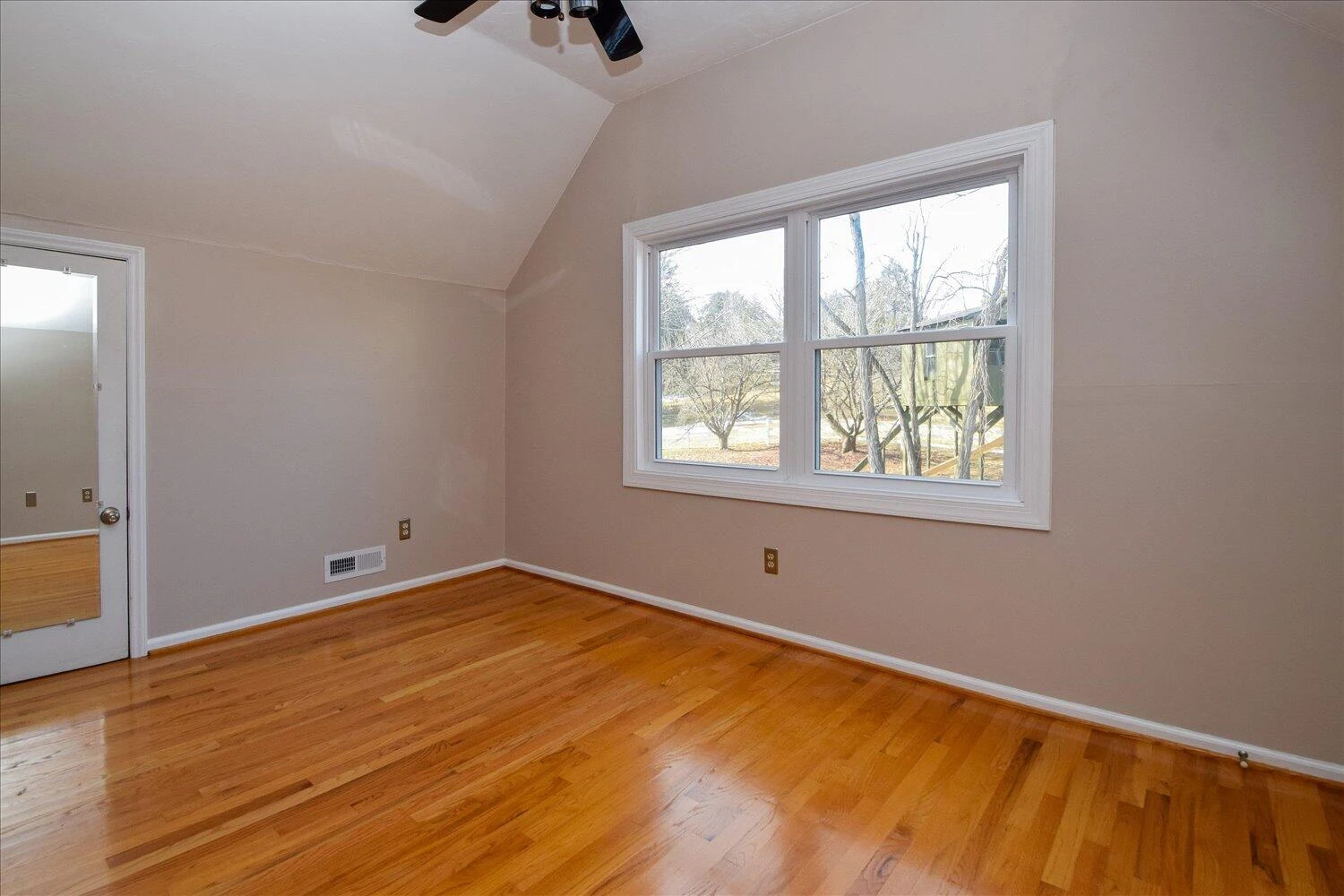 146 Hill DR - Photo 36