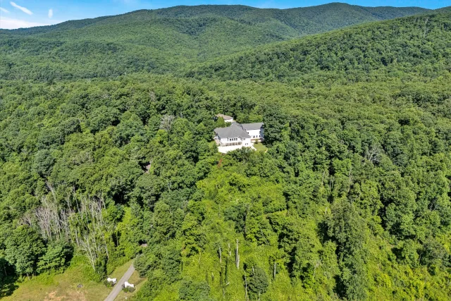 10947 Bottom Creek RD