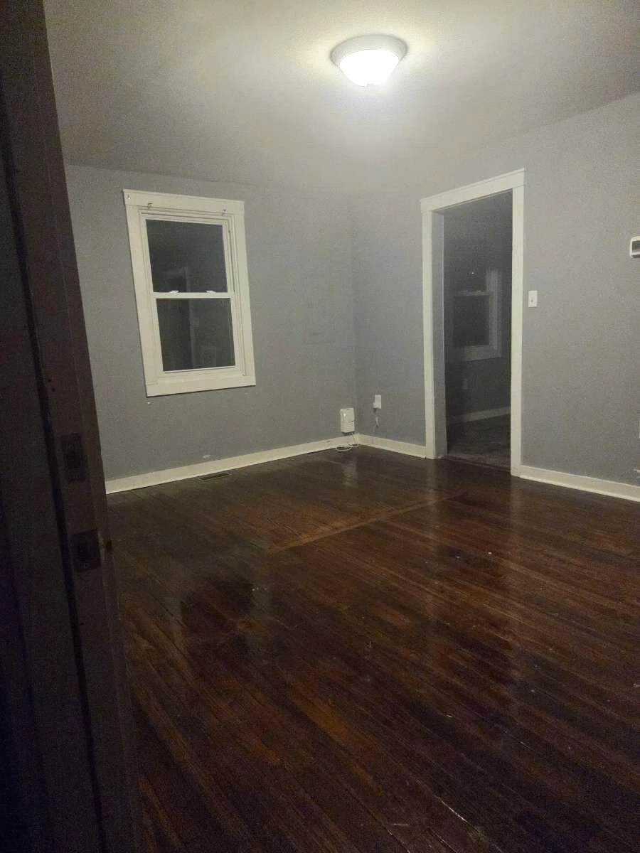 2402 Winthrop AVE - Photo 3