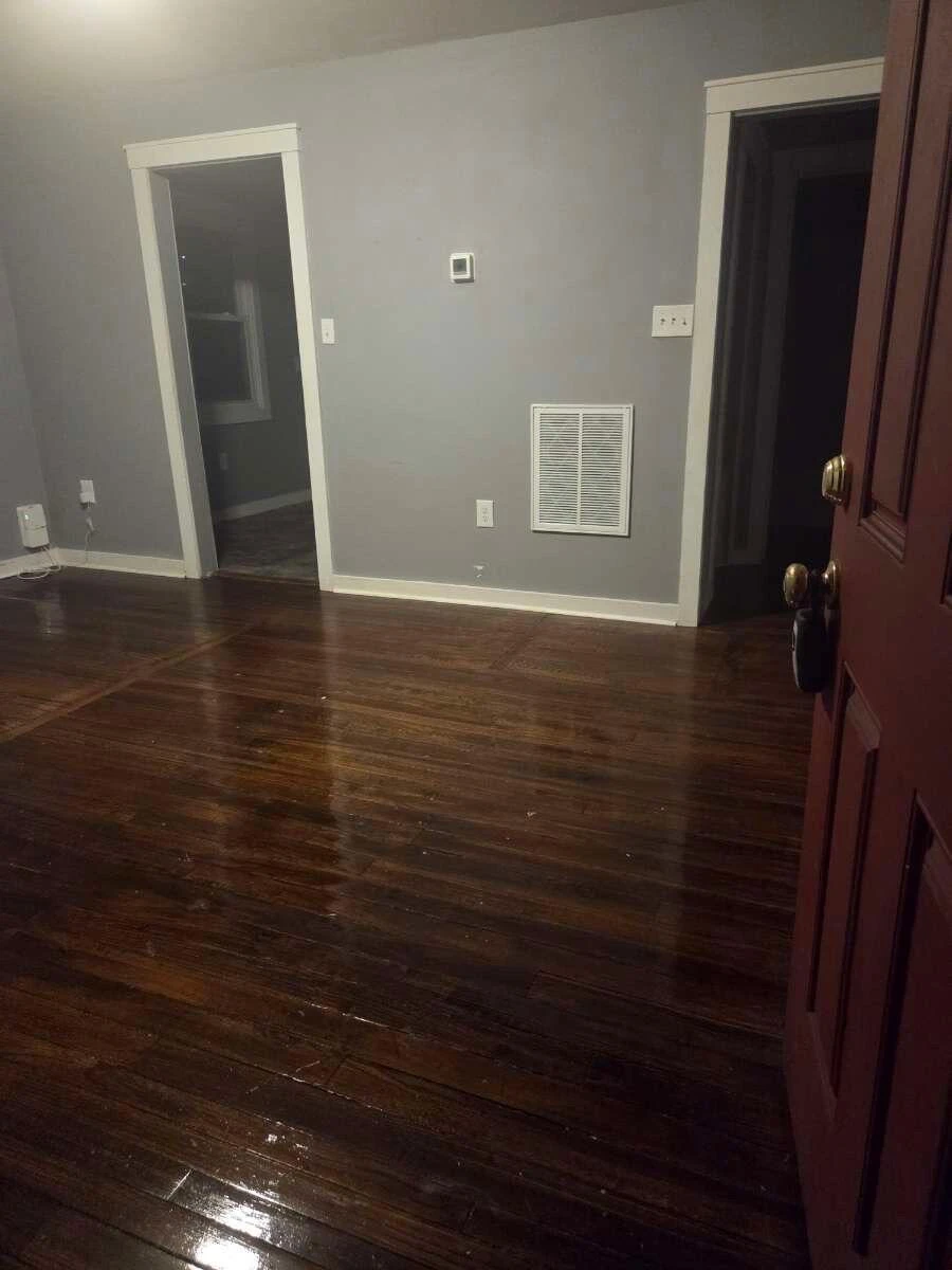 2402 Winthrop AVE - Photo 4