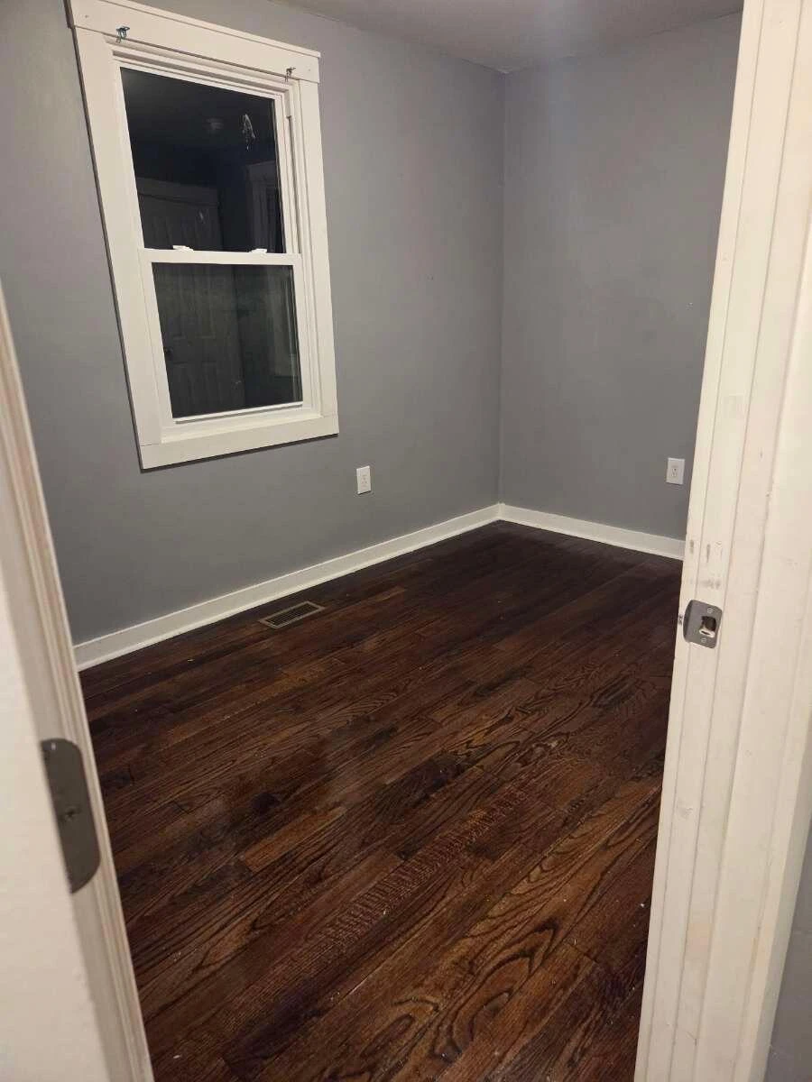 2402 Winthrop AVE - Photo 5
