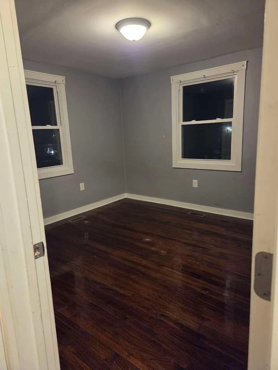2402 Winthrop AVE - Photo 8