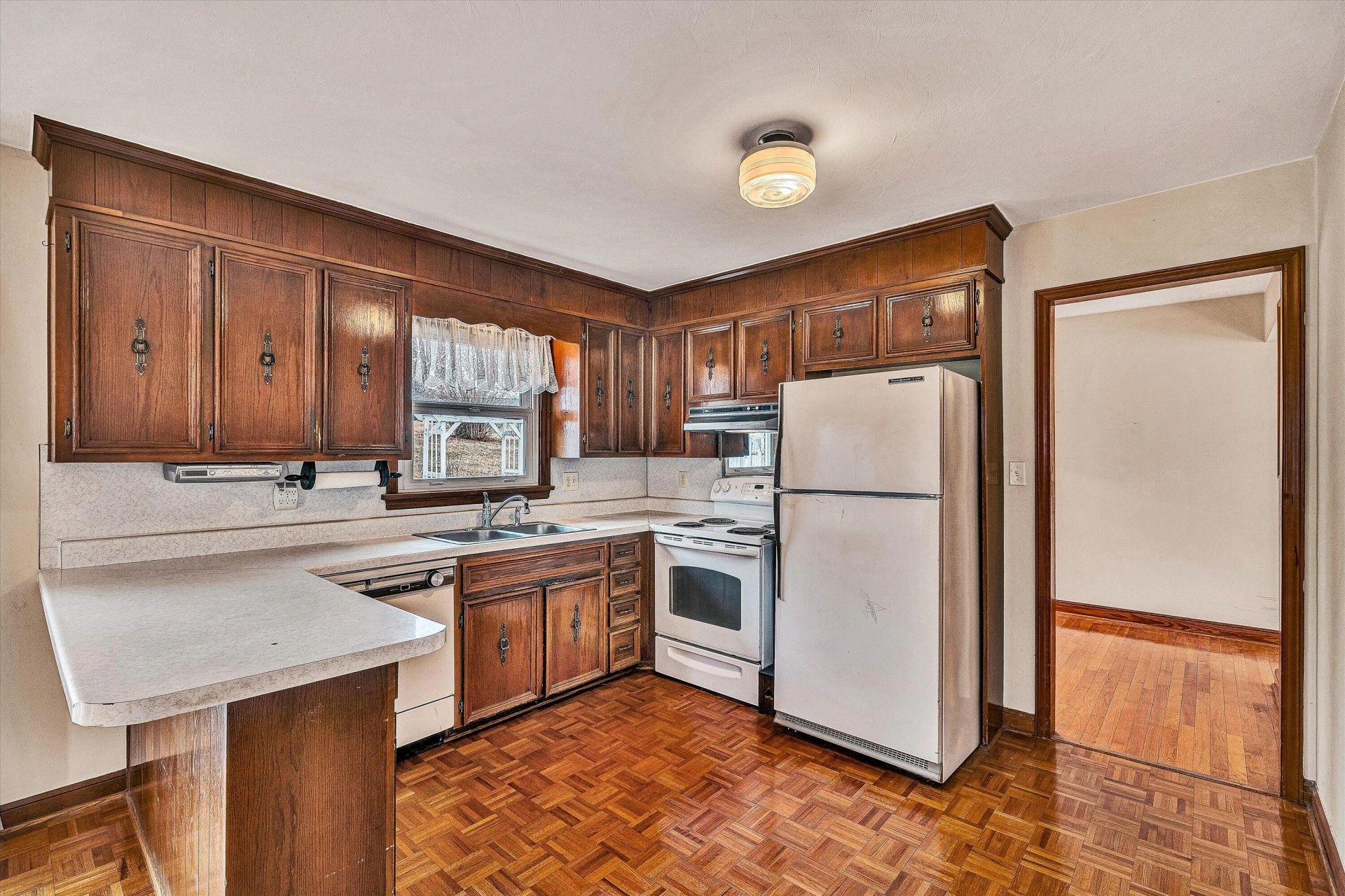 6641 Bryant CIR - Photo 10