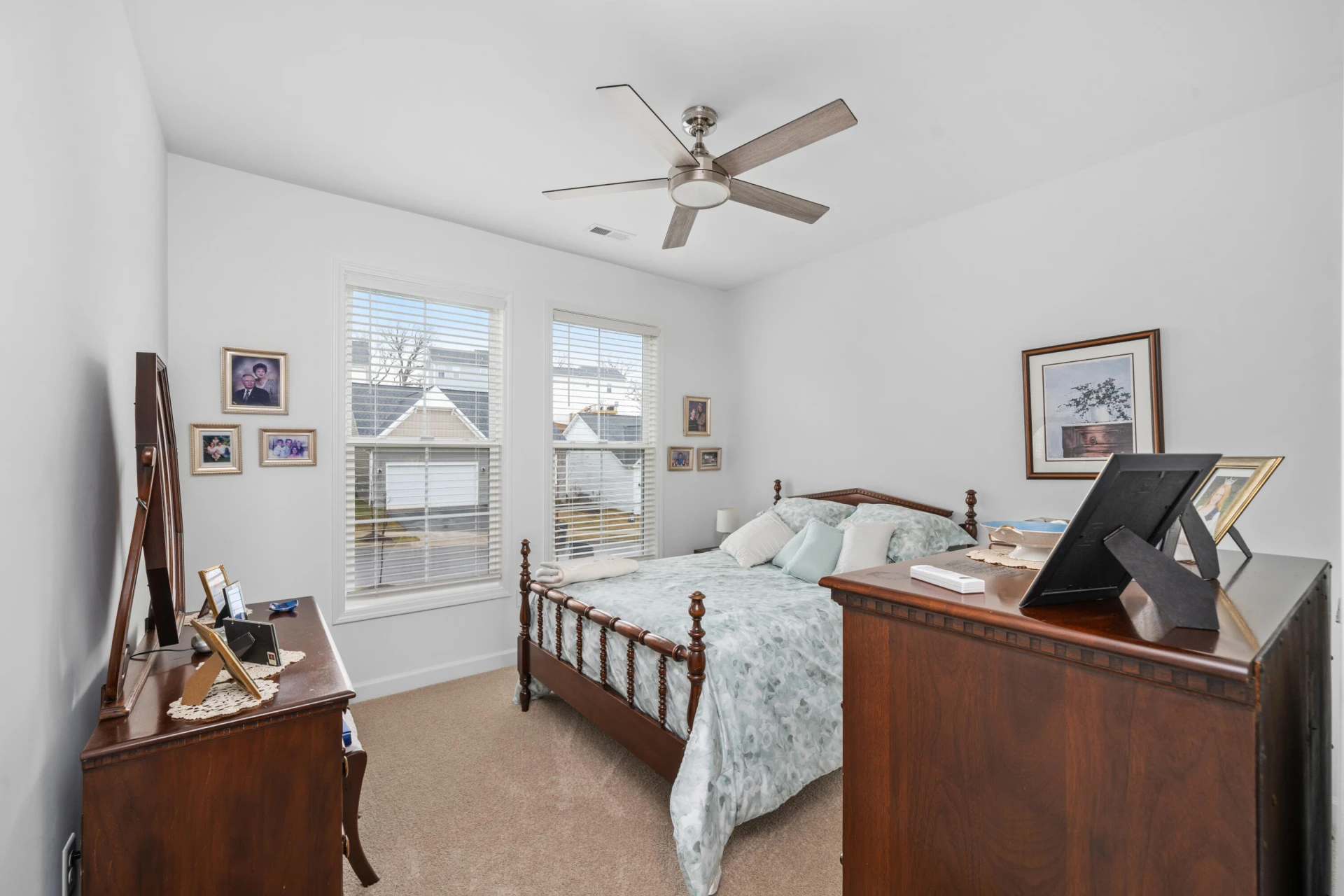2165 Kings Walk DR - Photo 16