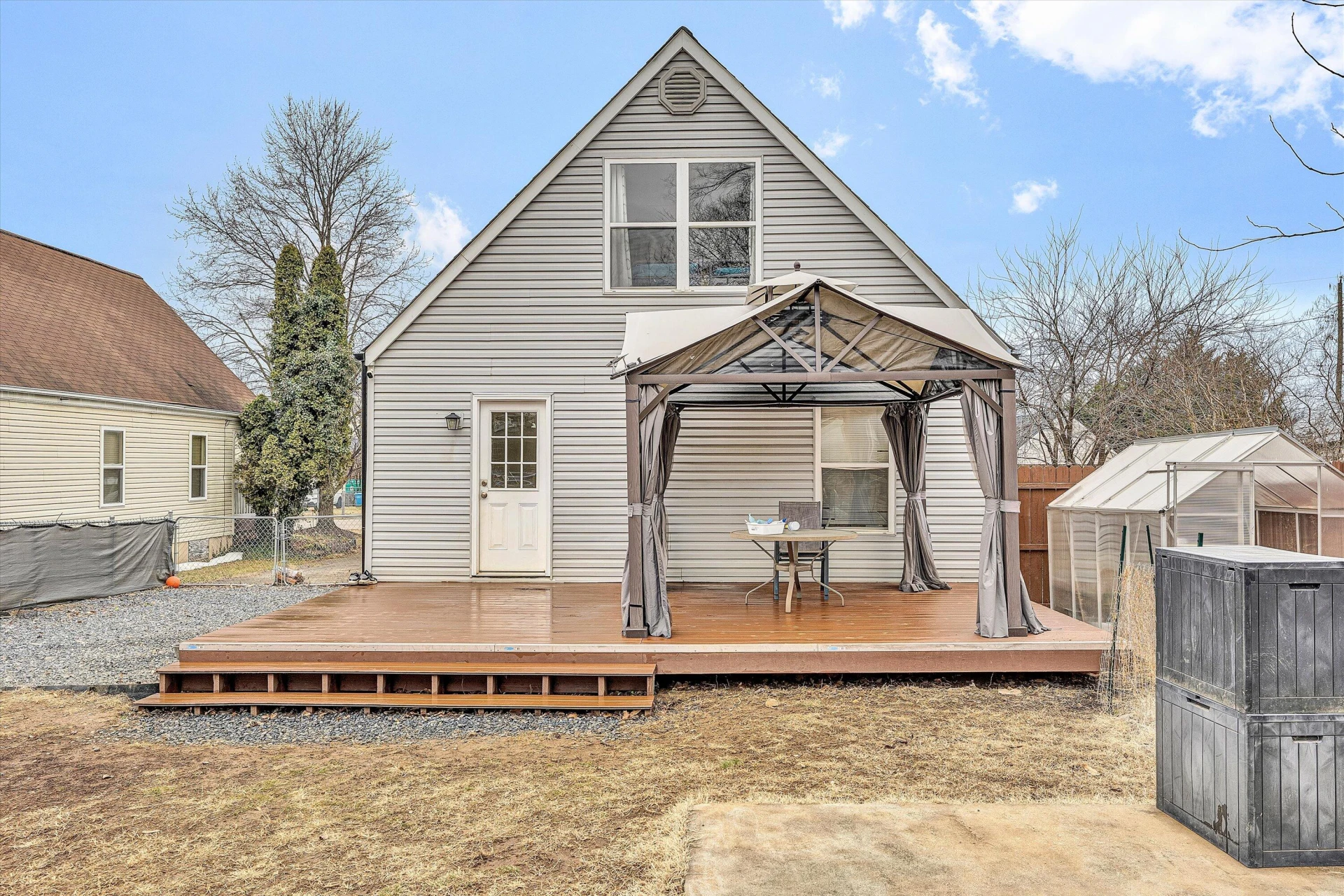 635 Queen AVE - Photo 25