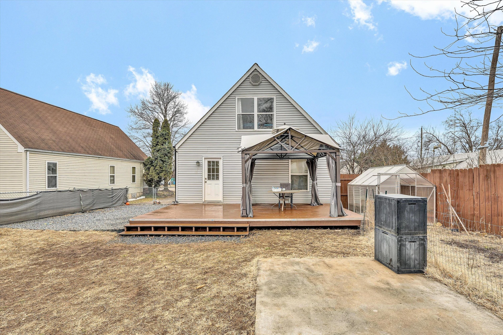 635 Queen AVE - Photo 26