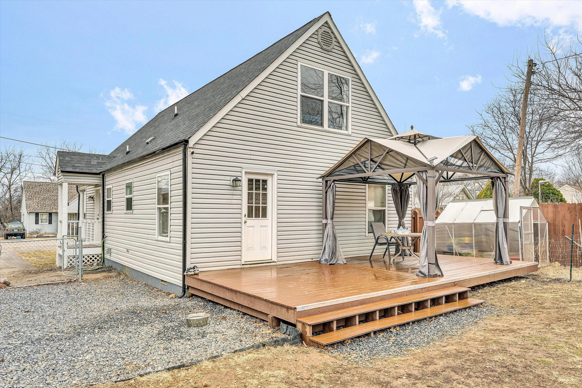 635 Queen AVE - Photo 27