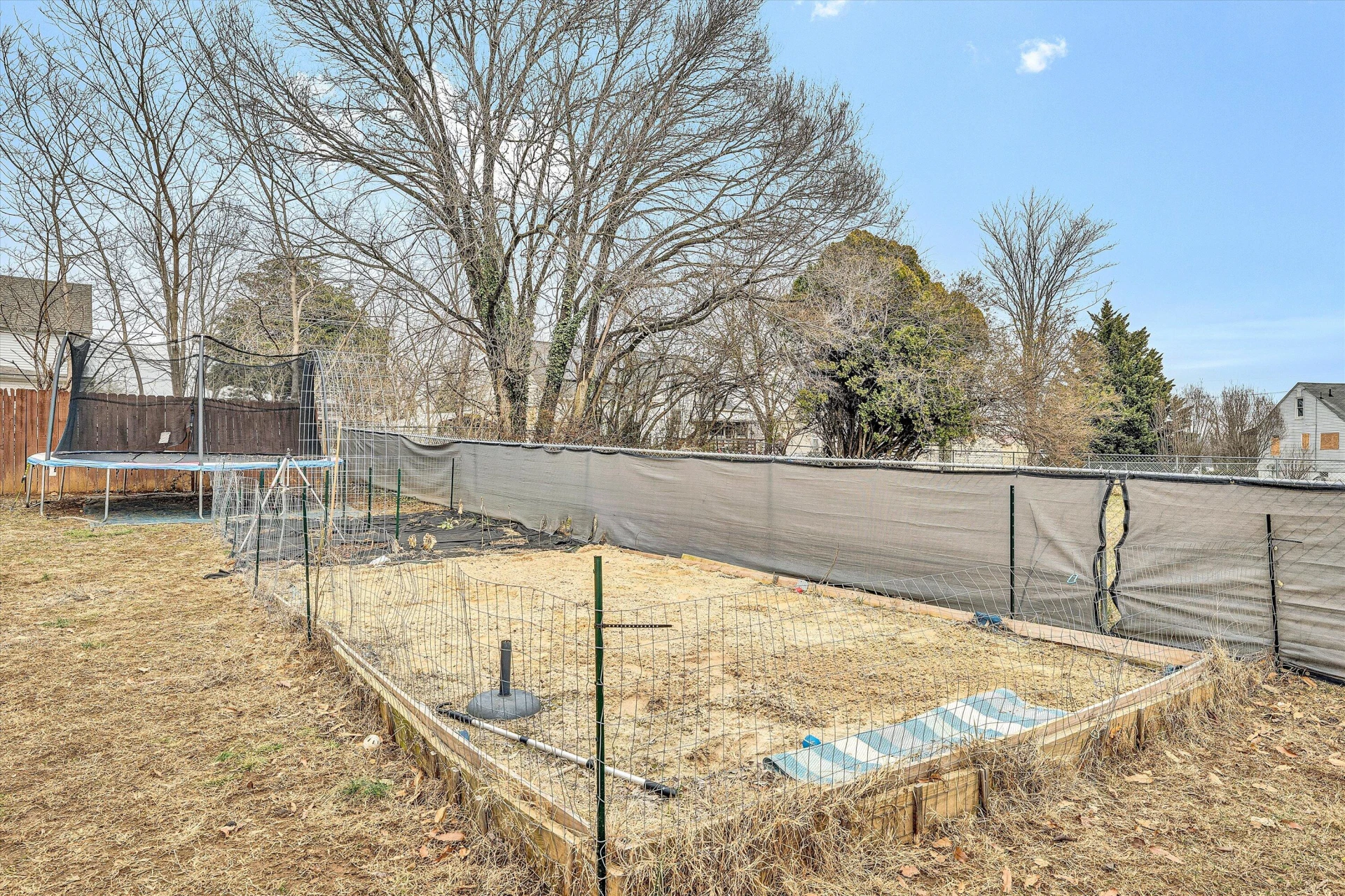 635 Queen AVE - Photo 36