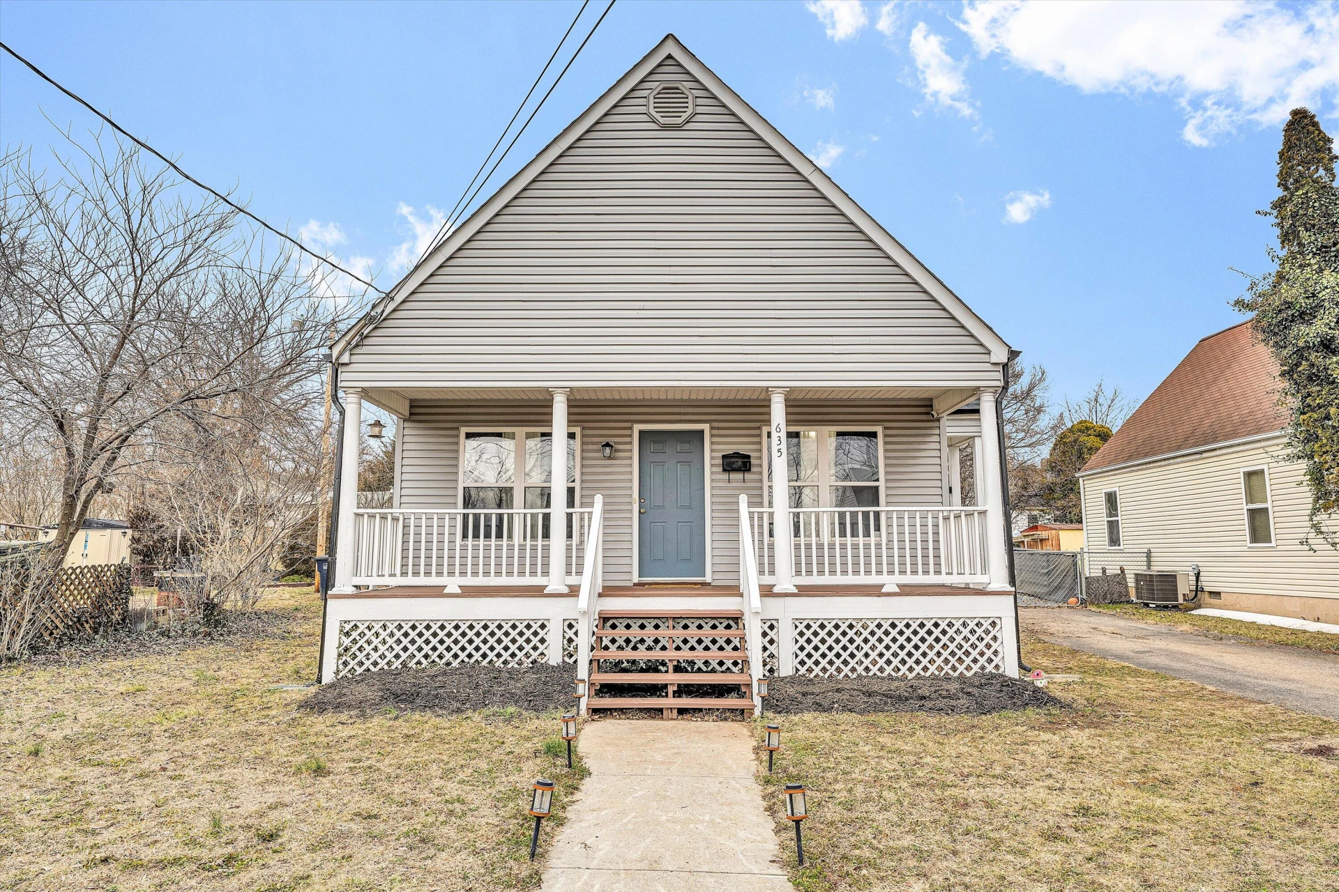 635 Queen AVE - Photo 4