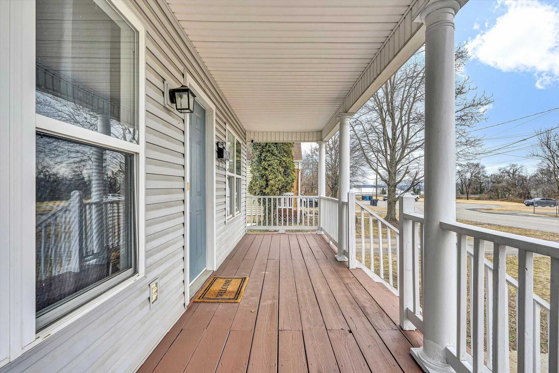 635 Queen AVE - Photo 6